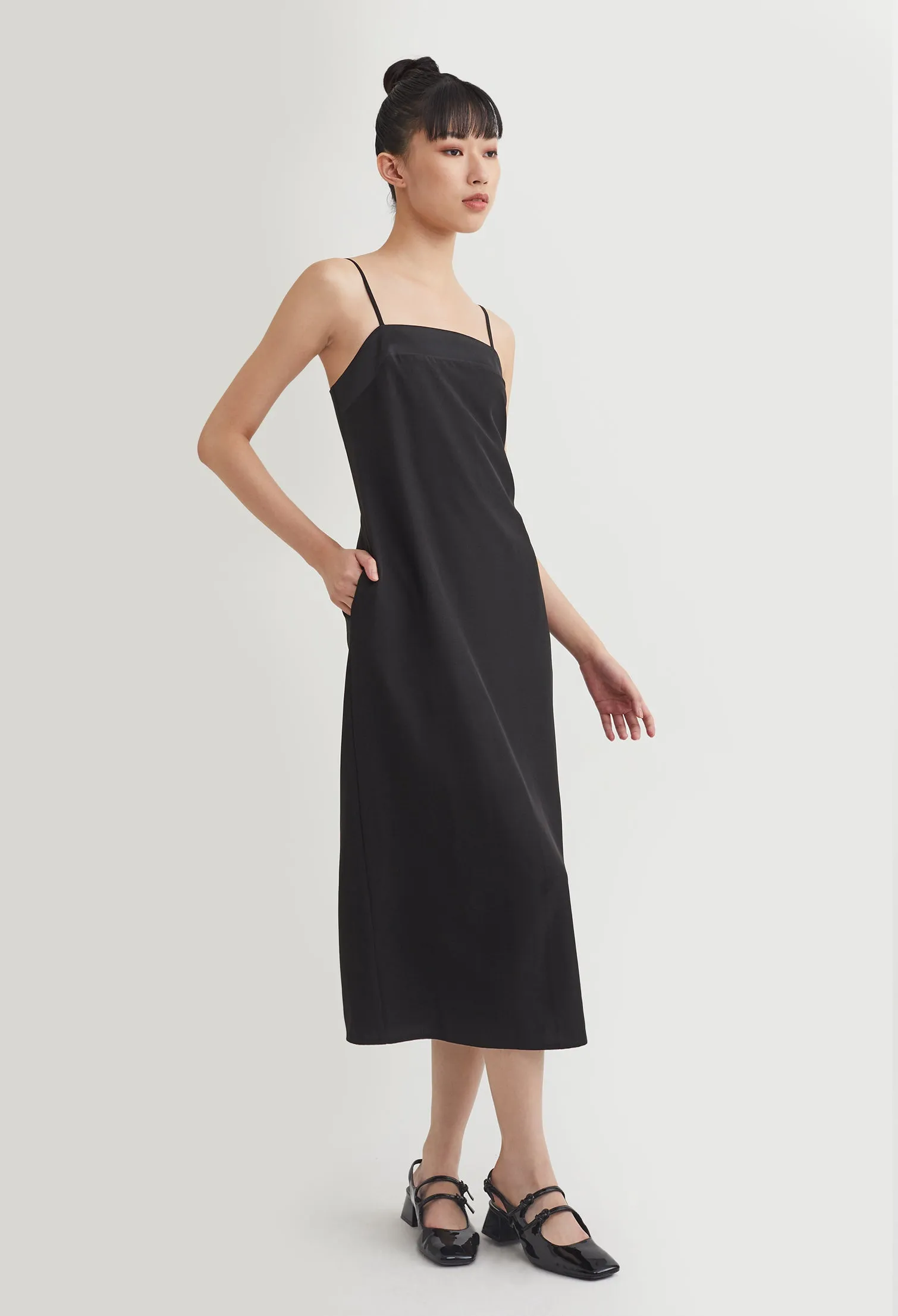 Monotone Contrast Trim Slip Midi Dress