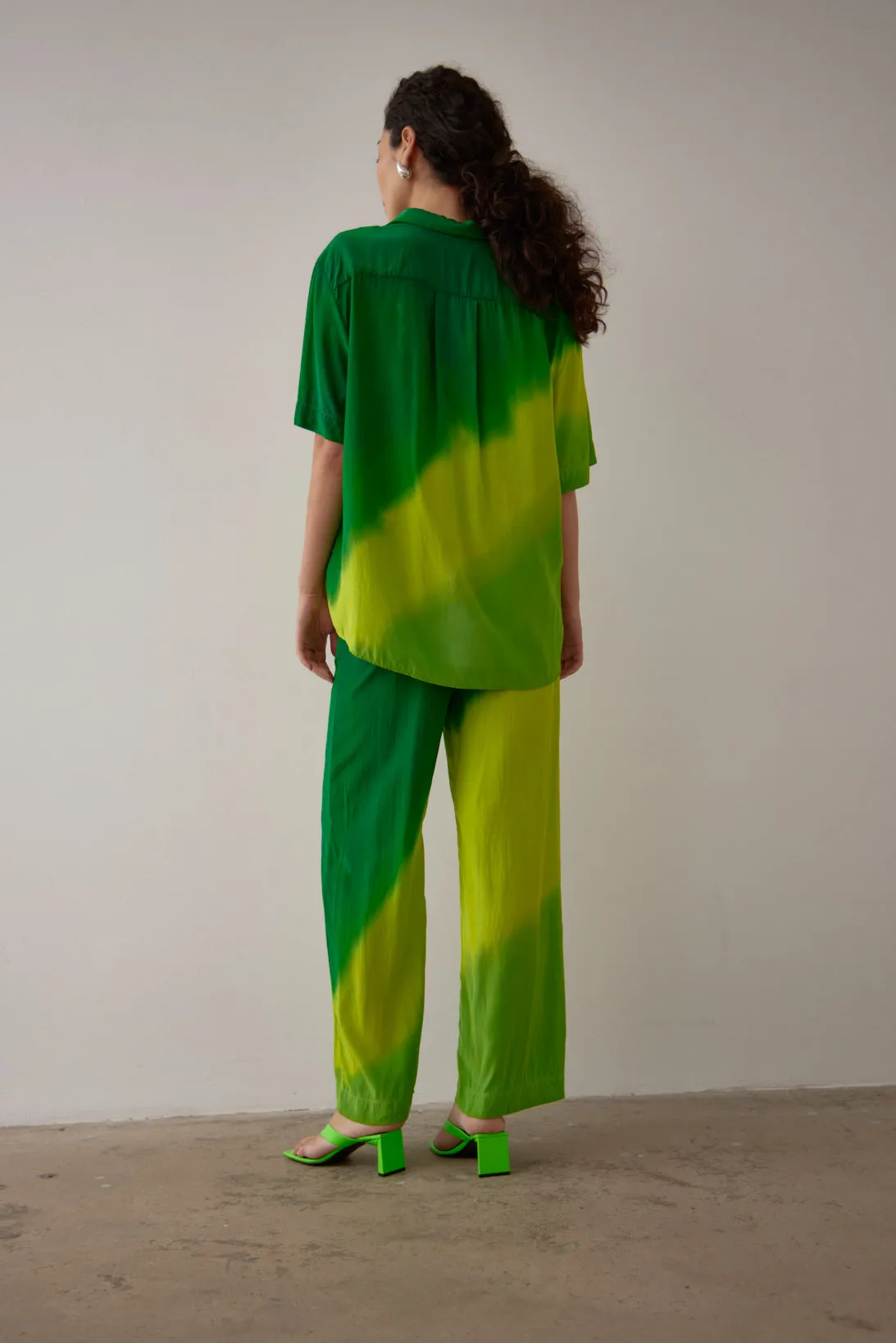 QUINN DRAWSTRING PANT GREEN HAND PAINTED SILK SATIN