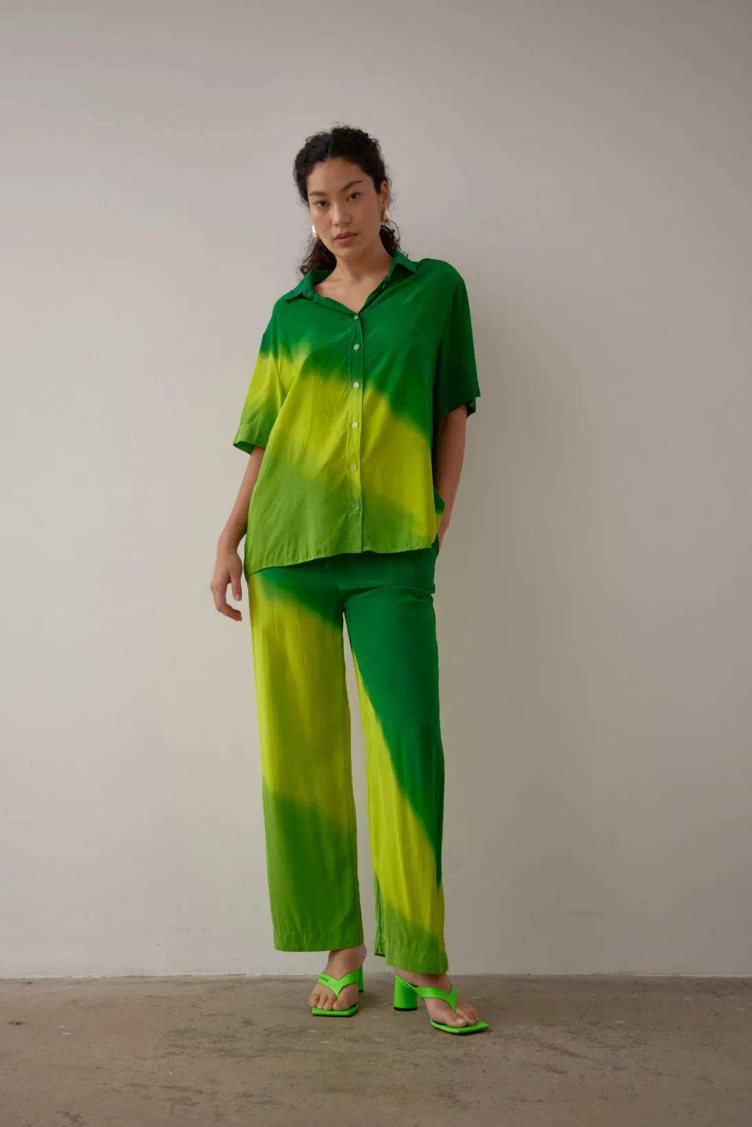 QUINN DRAWSTRING PANT GREEN HAND PAINTED SILK SATIN