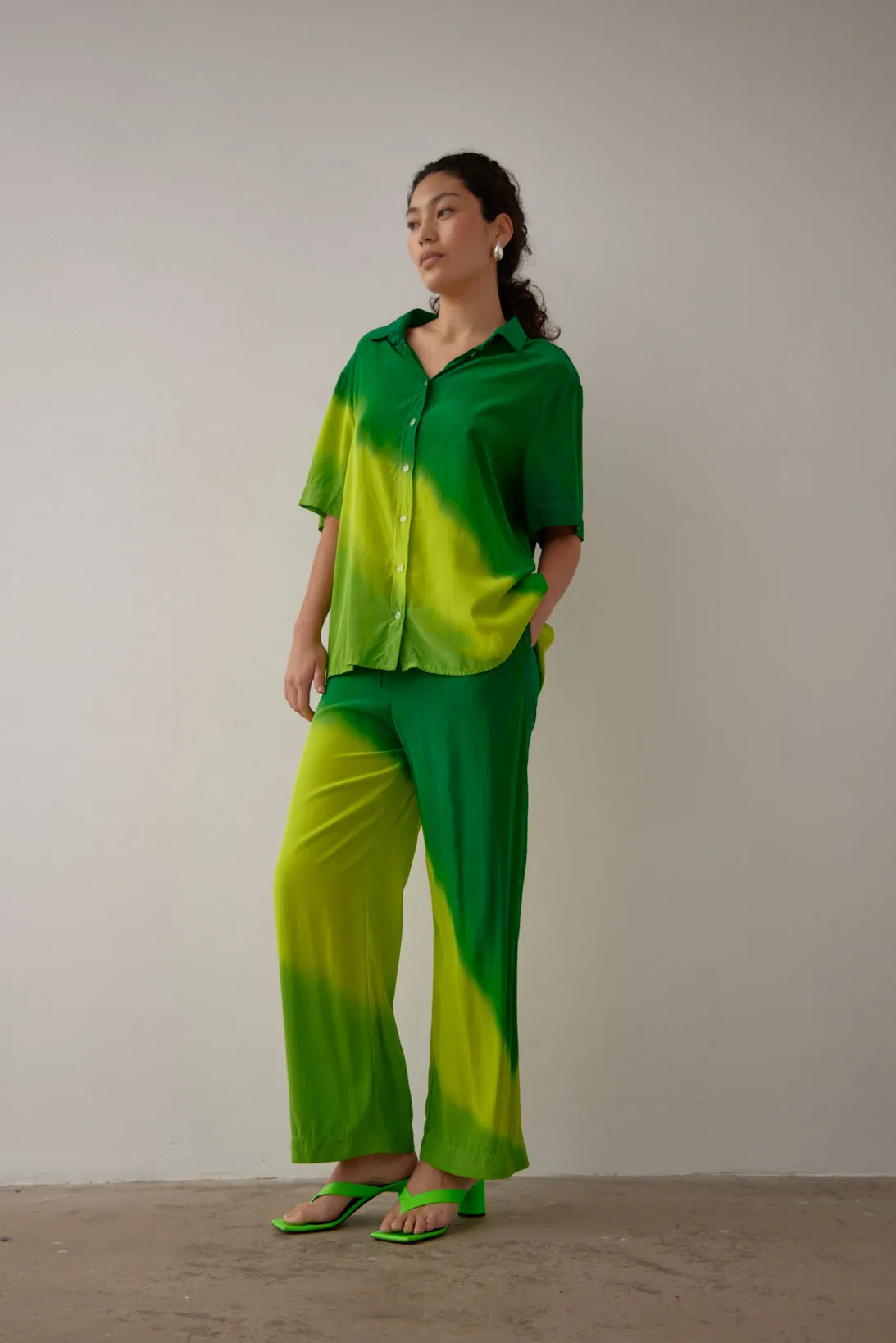 QUINN DRAWSTRING PANT GREEN HAND PAINTED SILK SATIN